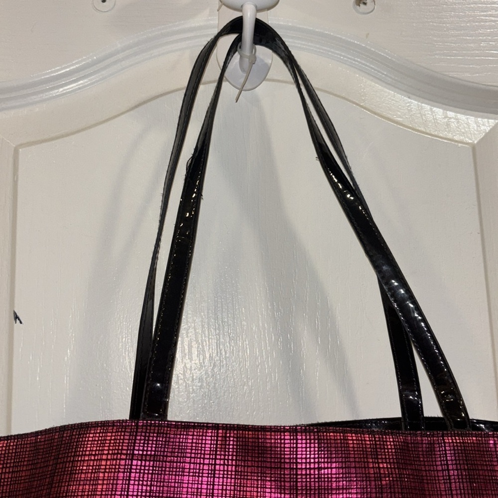 SAKS FIFTH AVE PINK METALLIC TOTE SOFT POLYESTER CLOTH BLACK PATENT LEATHER - Picture 5 of 9